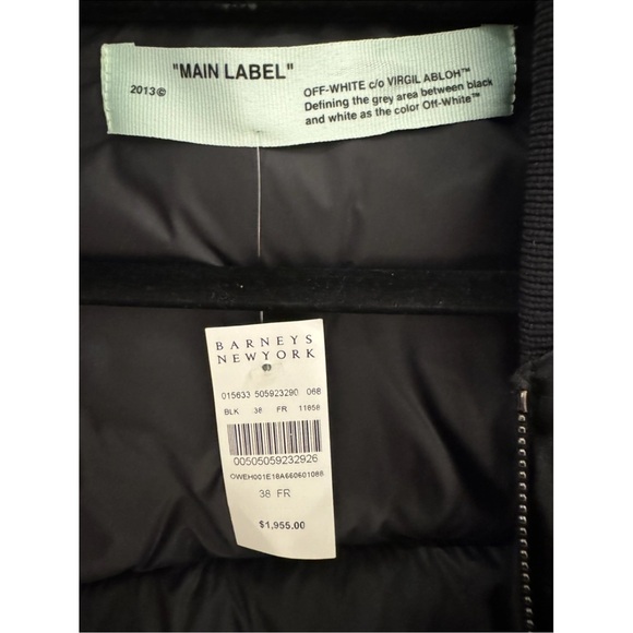 Off White
"Woman" Floral-Embroidery Ripstop Puffer Bomber Jacket - Picture 15 of 16